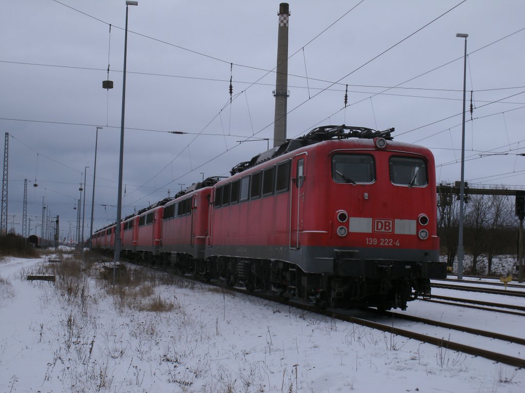 Wieder wurde Mukran Abstellort von 139er und 140er.Am 19.Januar 2013 wurde die N�rnberger 139 222-4 nach Mukran gebracht.