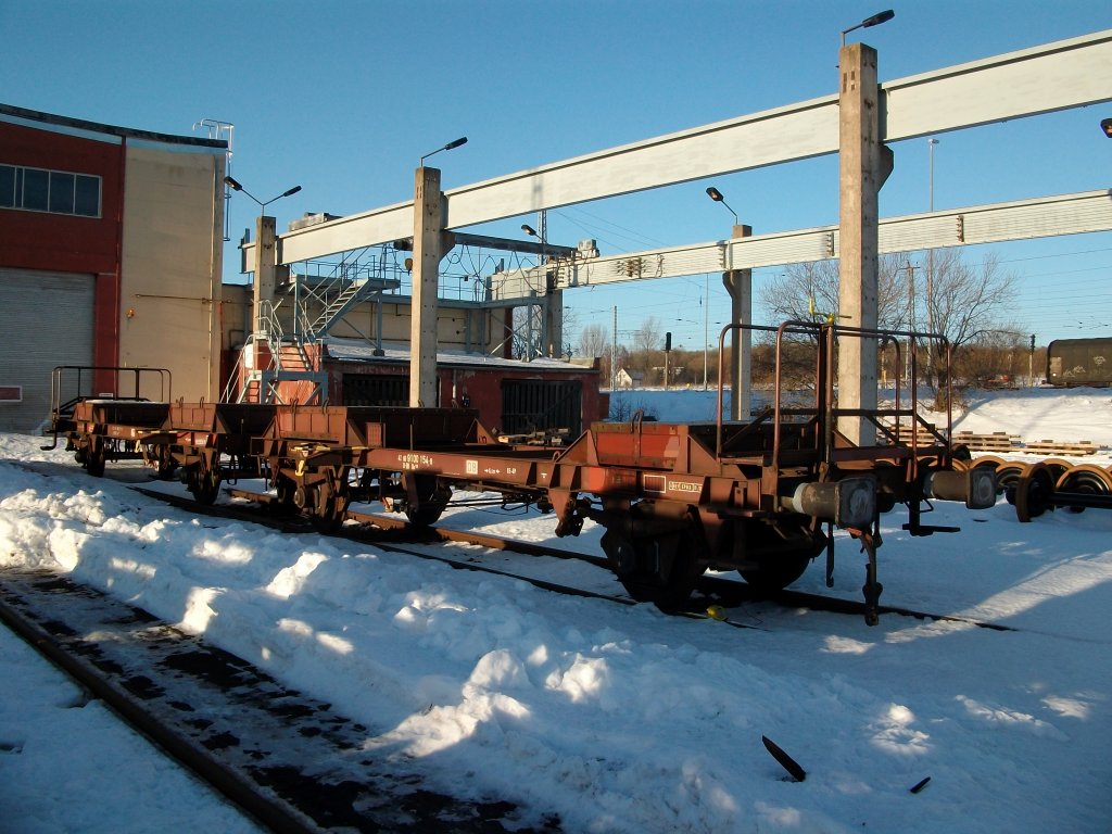 Zum Kuppeln russischer G�terwagen werden Us-Kuppelwagen ben�tigt,die in Mukran beheimatet sind.Am 01.Januar 2011 standen gleich zwei Kuppelwagen in Mukran.