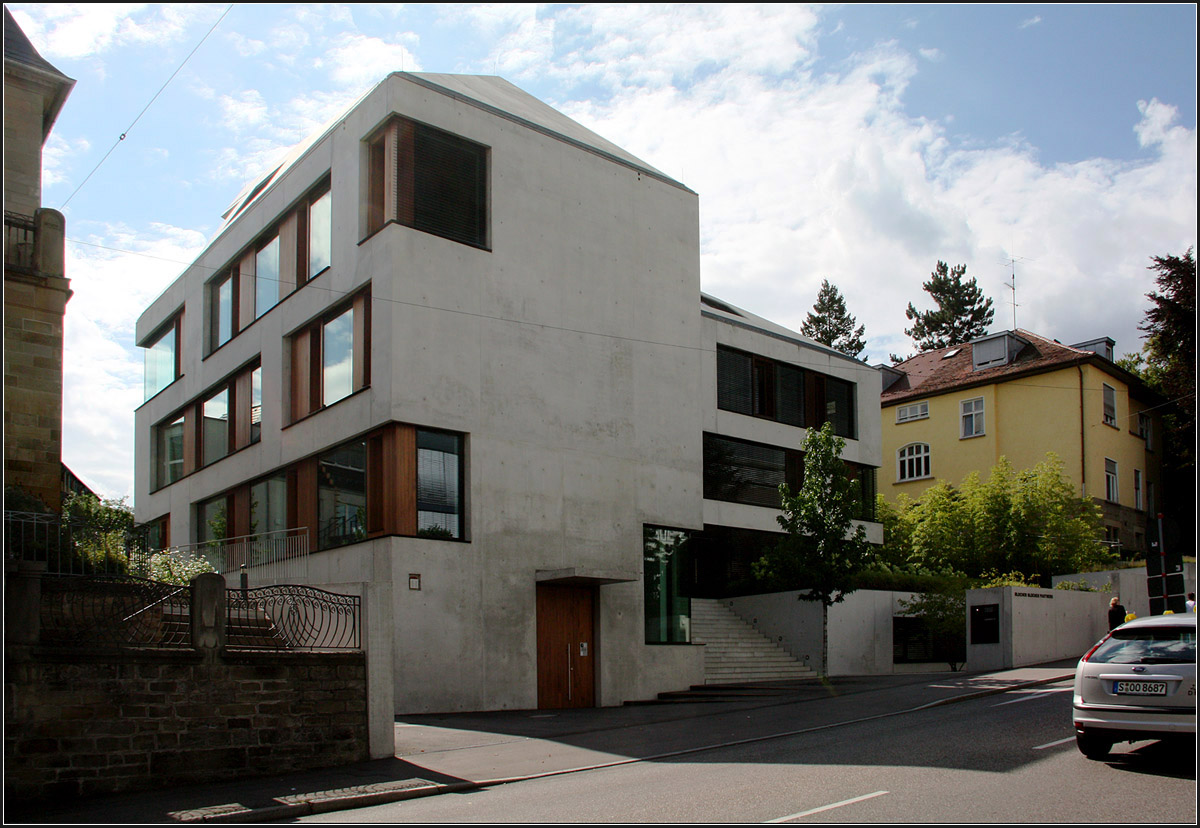 . Architekturbüro in Stuttgart von Blocher und Blocher.

August 2014 (Matthias)