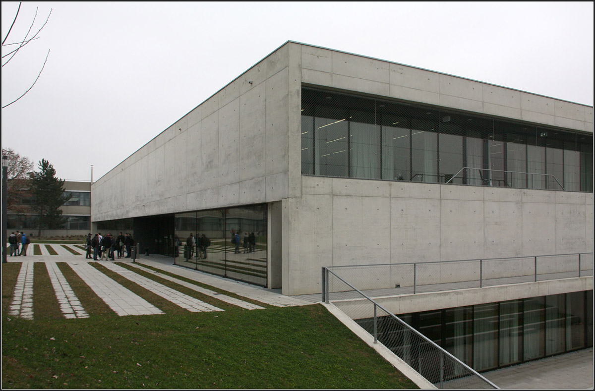 . Aula und Hörsaalgebäude der Hochschule Aalen -

März 2015 (Matthias)