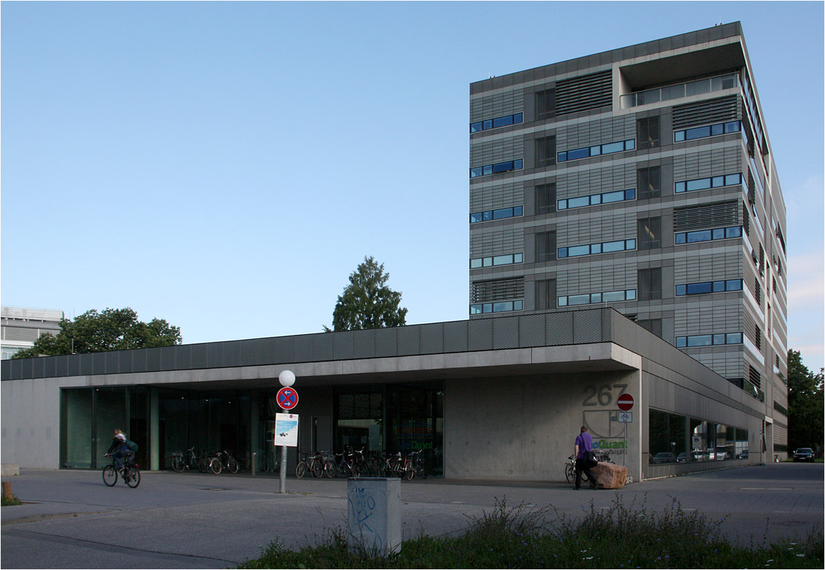 . Bioqant-Gebäude der Universität Heidelberg -

August 2014 (Matthias)