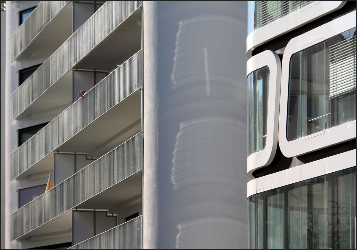 
. Büro- und Wohnbebauung Z-UP in Stuttgart -

Balkone des Wohnhauses und die Bürofassade.

April 2011 (Matthias)