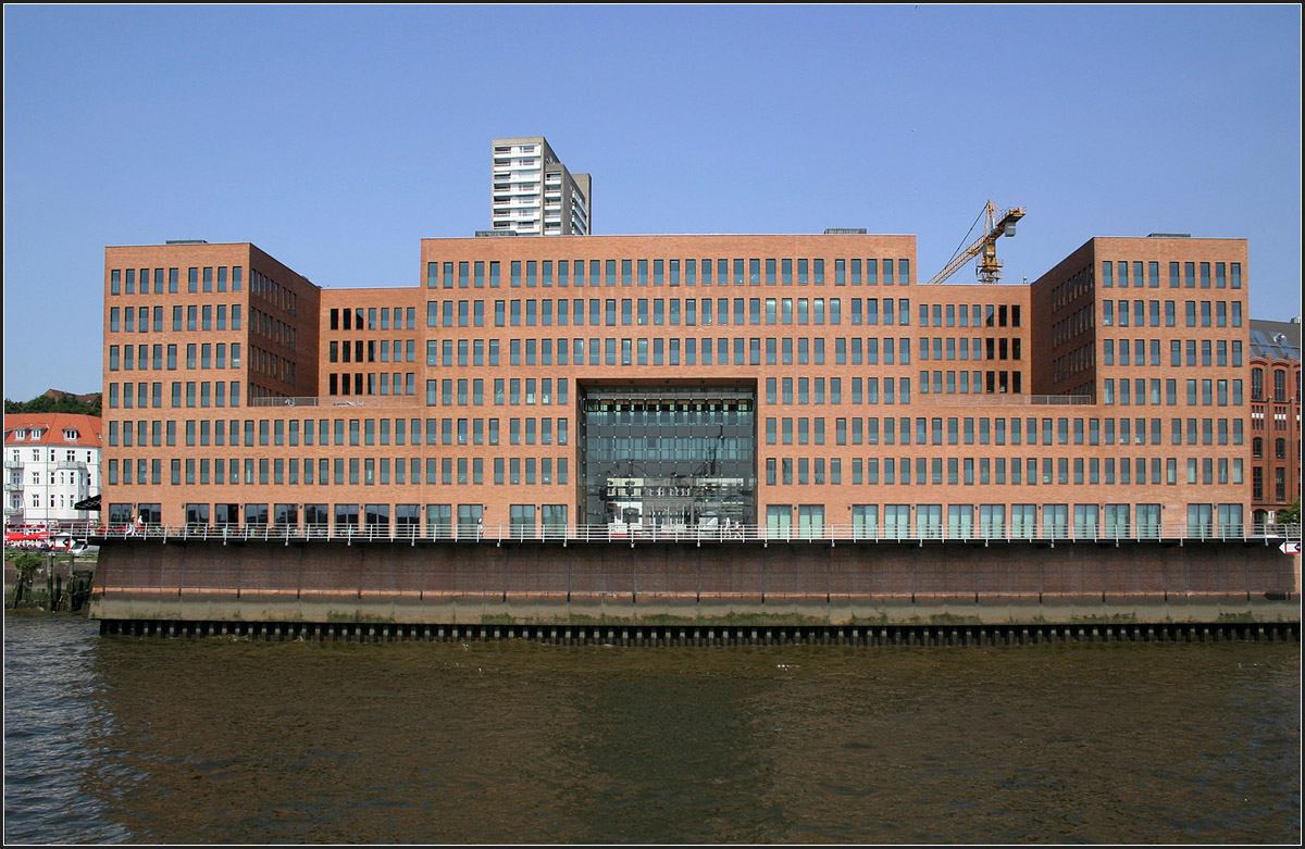 . Bürogebäude 'Holzhafen' in Hamburg -

Juli 2007 (Matthias)