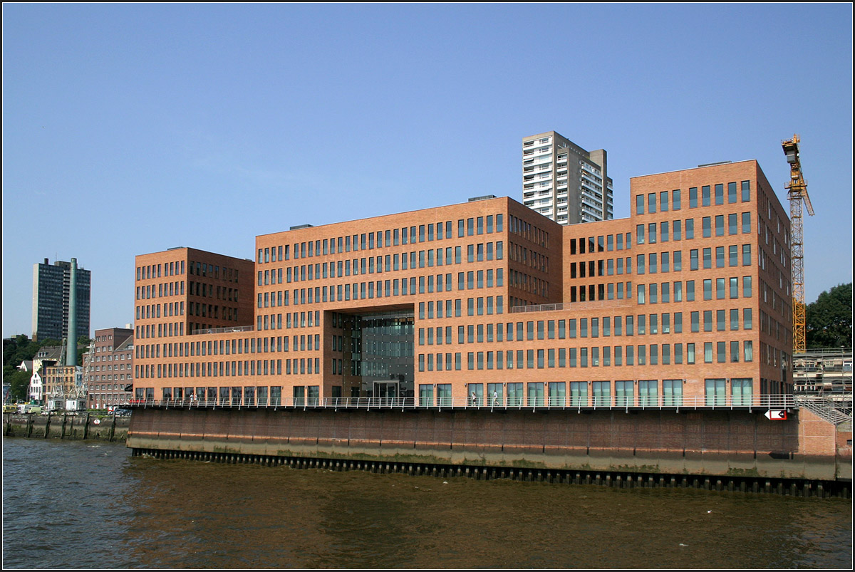. Bürogebäude 'Holzhafen' in Hamburg -

Juli 2007 (Matthias)