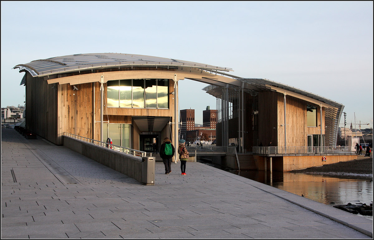 
. Das Astrup Fearnley Museet in Oslo -

Der Komplex von Südwesten.

Dezember 2013 (M)