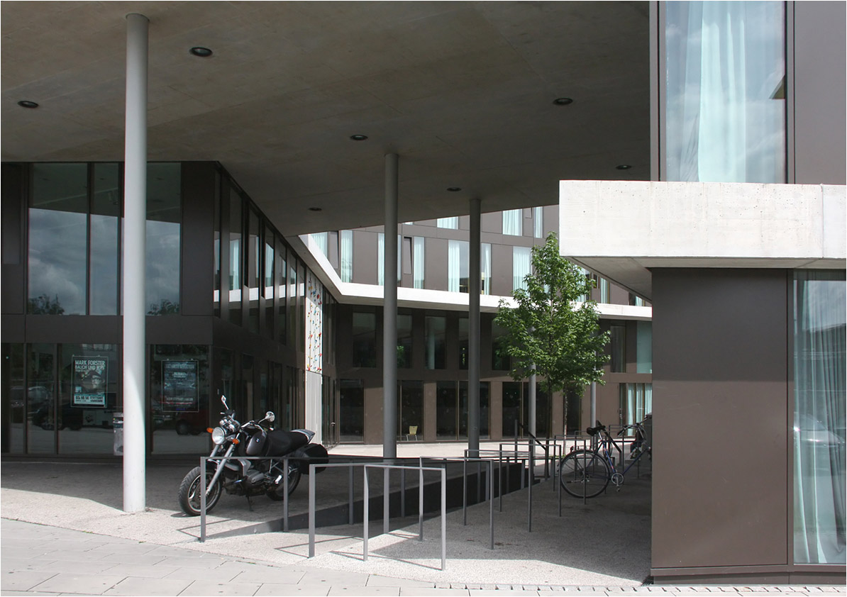 . Das CANN in Stuttgart-Bad Cannstatt -

Blick von der Kegelenstraße in den Innenhof.

März 2011 (Matthias) 