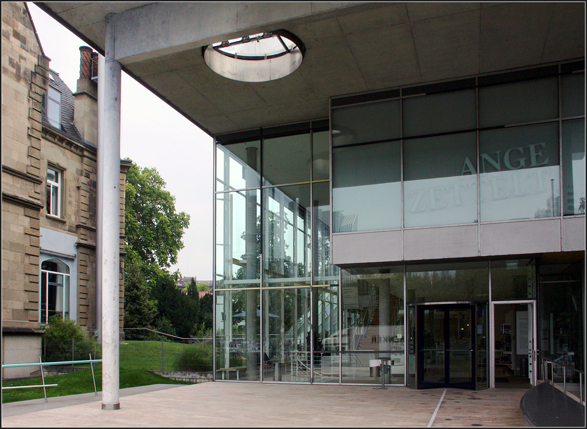 . Das Museum für Post und Kommunikation in Frankfurt am Main 

Eingangsbereich.

September 1990 (Matthias)