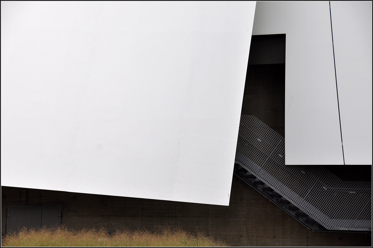 . Das Ozeaneum in Stralsund -

Detailansicht.

August 2011 (Jonas)