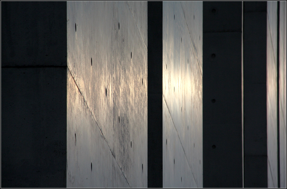 . Das Paul Löbe Haus in Berlin -

Die Schönheit des Sichtbeton.

August 2010 (Matthias) 