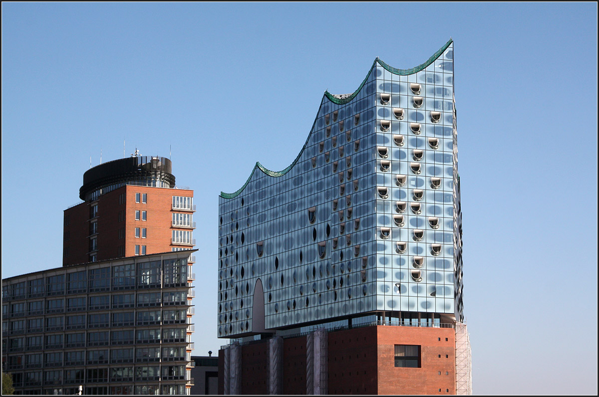 
. Die Elbphilharmonie in Hamburg -

Oktober 2015 (M)