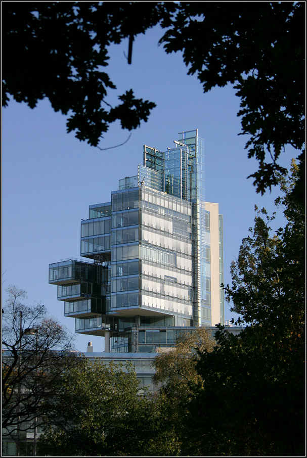 . Die Nord-LB in Hannover -

Eine Hochhaus-Skulptur in Hannover.

November 2011 (Matthias)