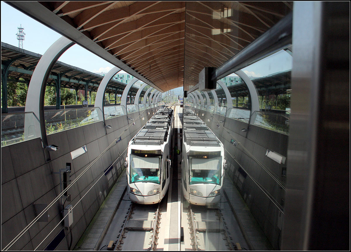 . Die Regio-Tram-Haltestelle am Kassler Hauptbahnhof -

August 2013 (Matthias)
