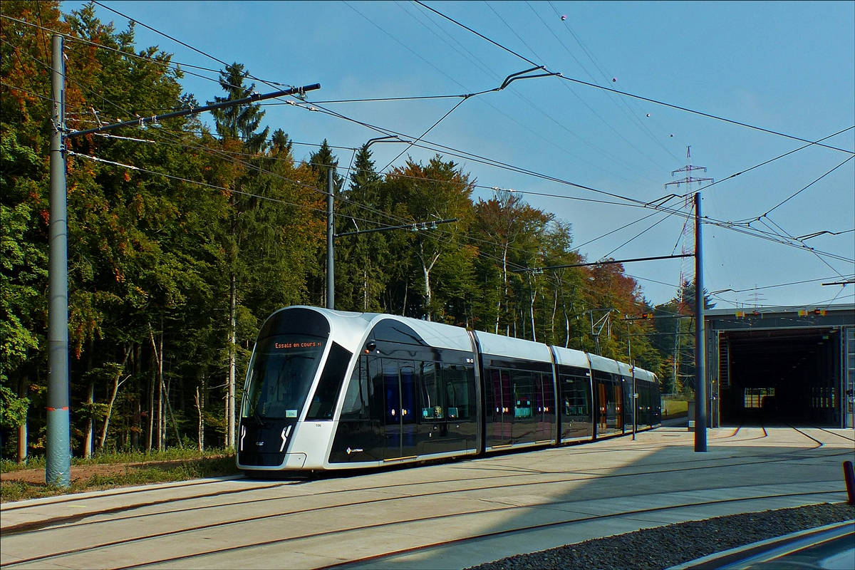 . Die Tram 106 hat am Tag der offenen Tr bei der Luxtram die Aufgabe mit den Interessierten Besuchern eine Runde ber das Betriebs Gelnde zu fahren.  (Jeanny)  23.09.2017