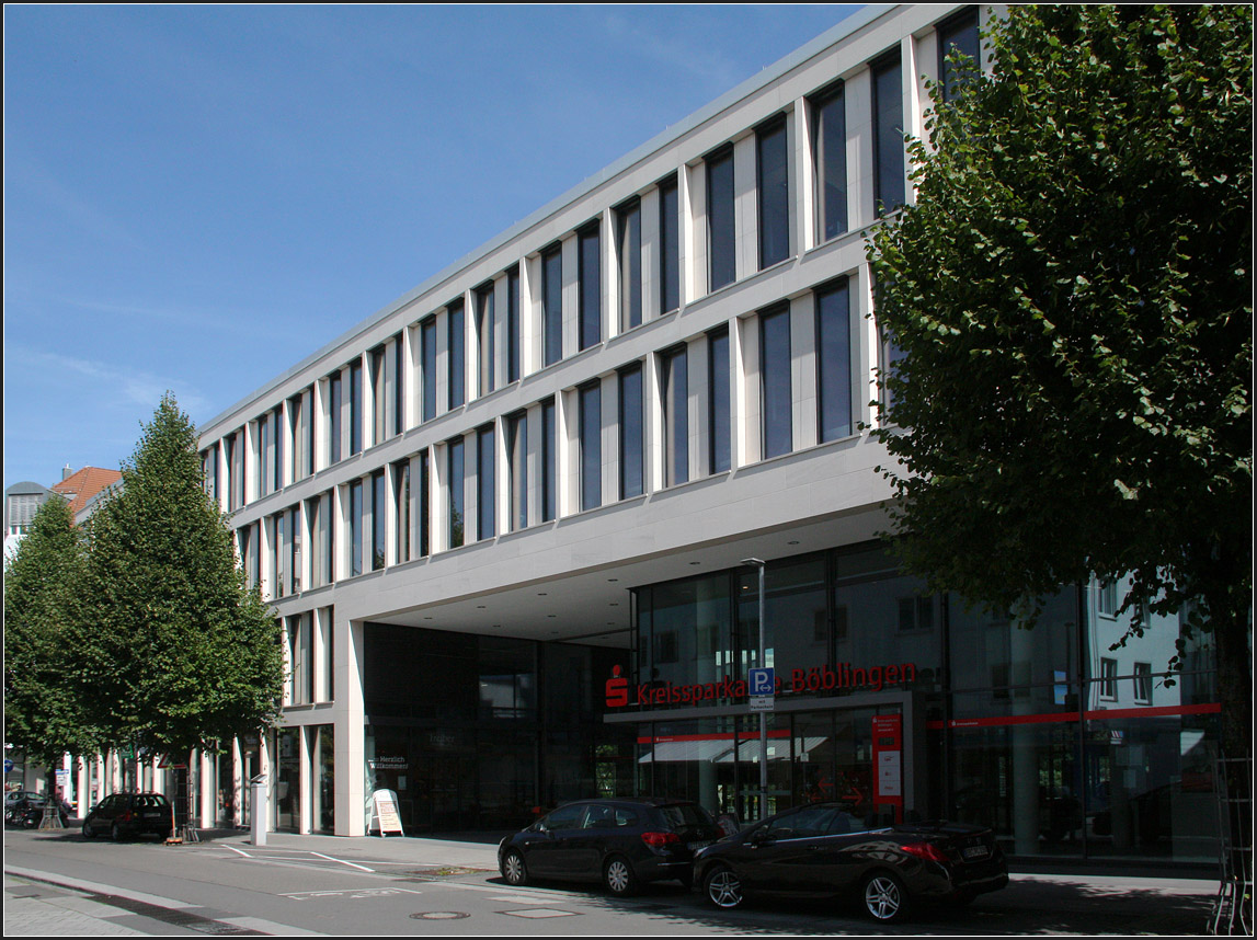 . Erweiterungsbau der Kreissparkasse in Böblingen -

Durchgang zum Hof.

August 2014 (Matthias)