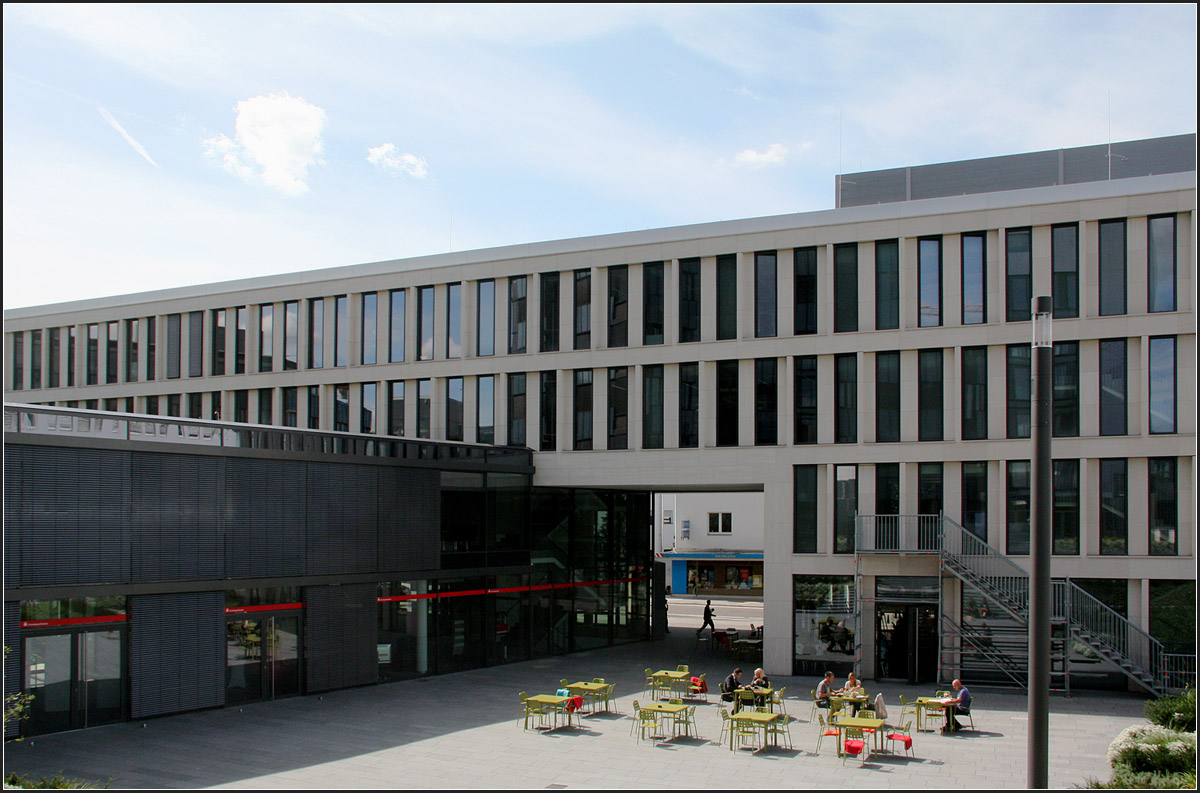. Erweiterungsbau der Kreissparkasse in Böblingen -

Hofseite.

August 2014 (Matthias)
