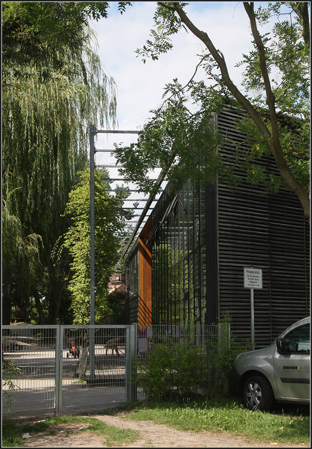 . Gretel Nusser Kindergarten in Winnenden -

Der Freibereich liegt schön unter hohen Bäumen.

August 2014 (Matthias)