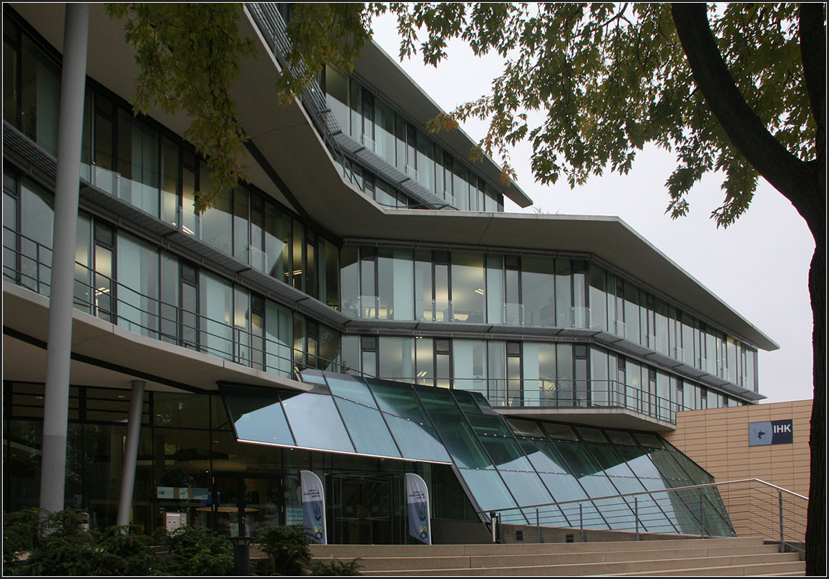 
. Haus der Wirtschaft der IHK in Kiel -

Oktober 2015 (M)