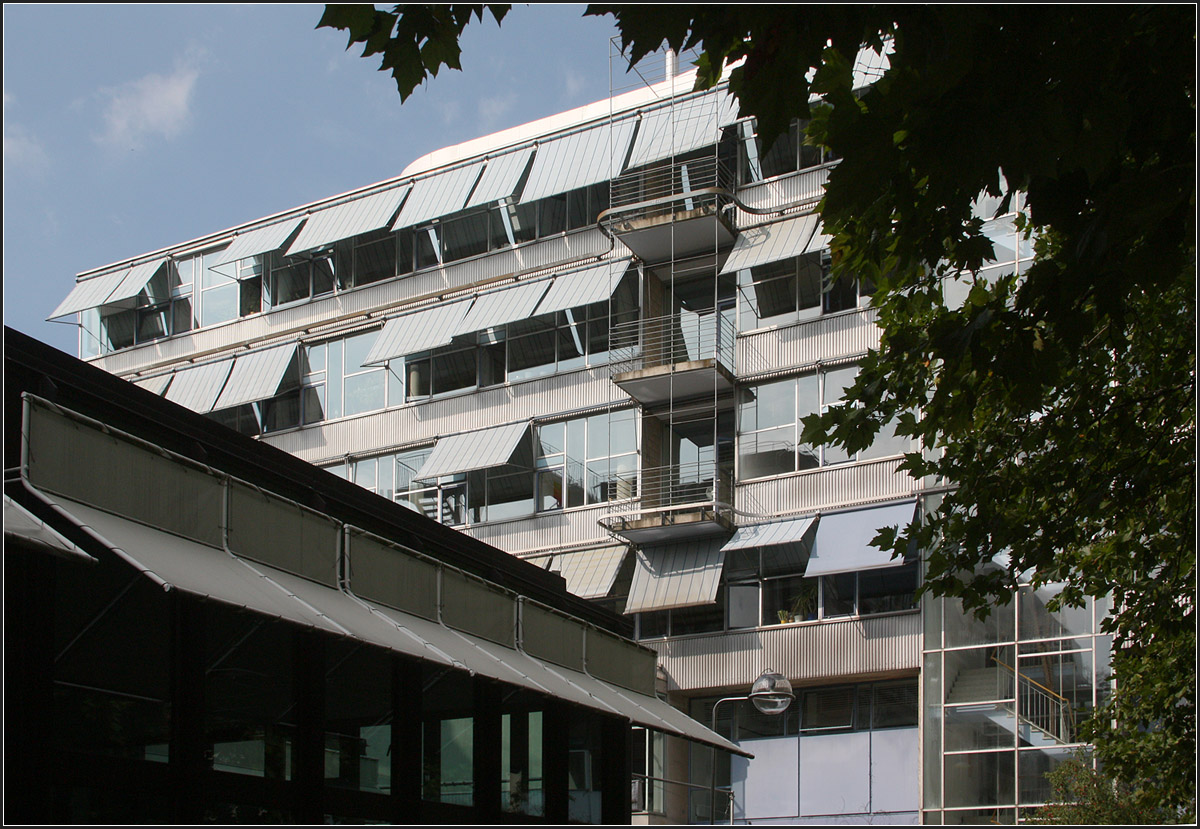 . Herbert-Keller-Haus in Stuttgart-Nord -

Die Südfassade.

September 2014 (Matthias)