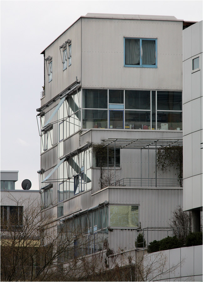 . Herbert-Keller-Haus in Stuttgart-Nord -

Februar 2010 (Matthias)
