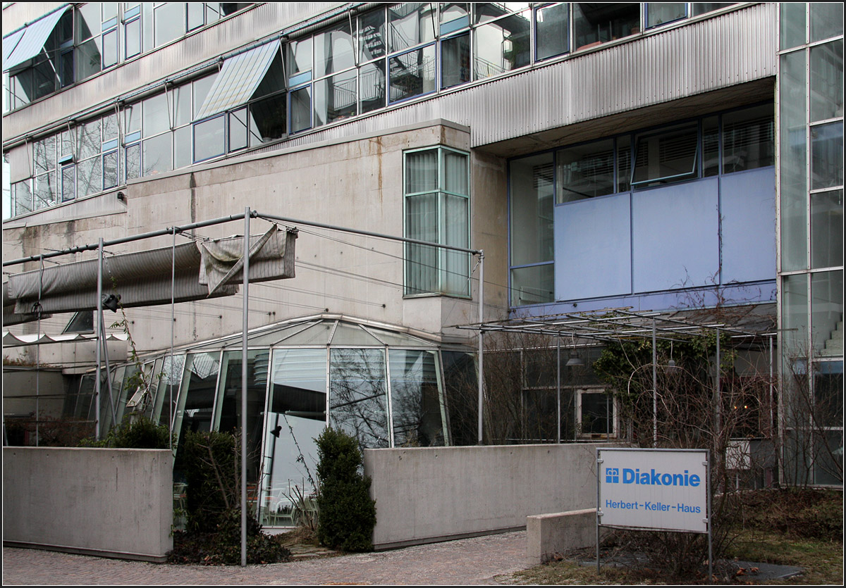. Herbert-Keller-Haus in Stuttgart-Nord -

Neben den Sitzungszimmern erhielt auch die Cafeteria ihre eigene Form.

Februar 2010 (Matthias)