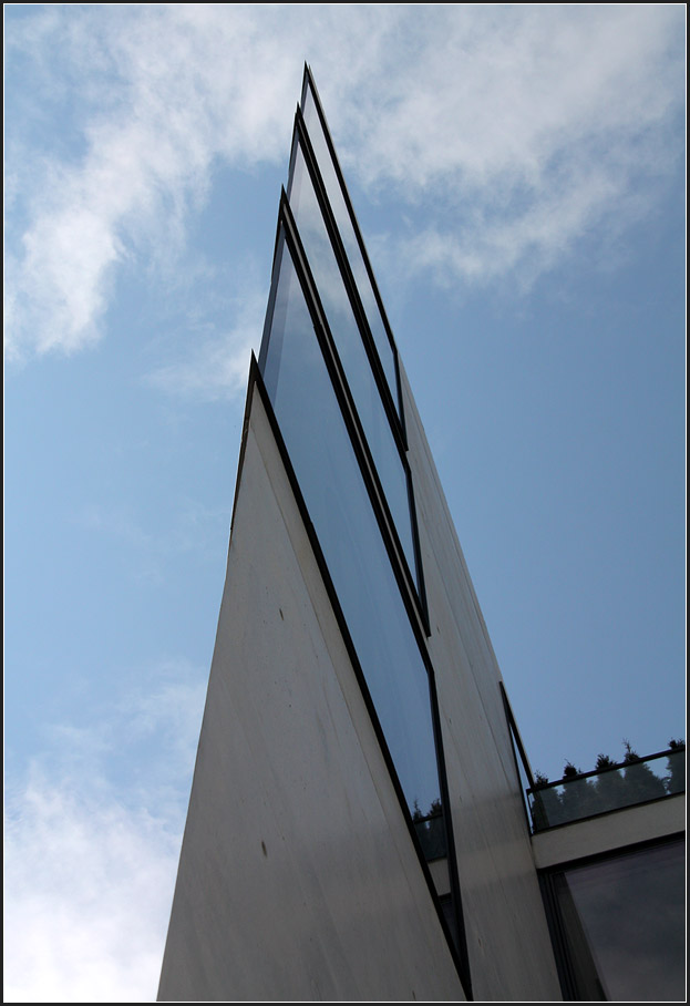 . Kaufhaus Münstertor in Ulm -

Die 'Spitze'.

März 2009 (Matthias)