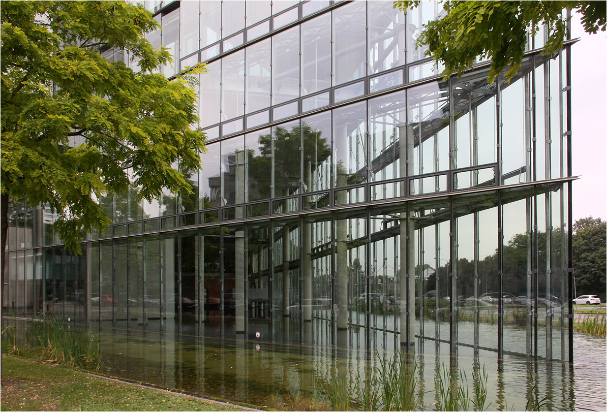 . Prisma-Haus in Frankfurt-Niederrad -

September 2014 (Matthias)