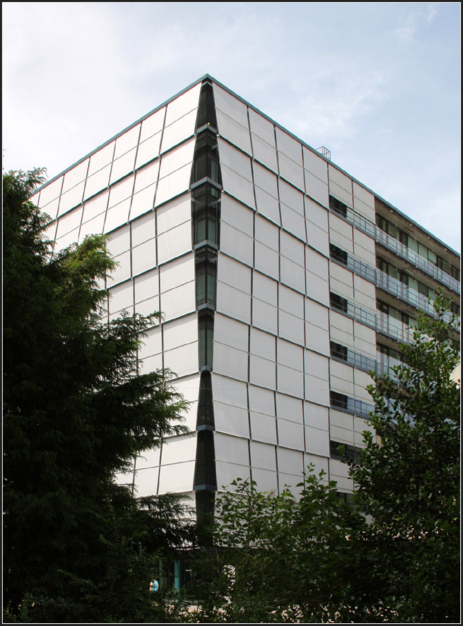 . Roche-Gebäude für Forschung und Entwicklung in Basel-Wettstein - 

Juni 2013 (Matthias)