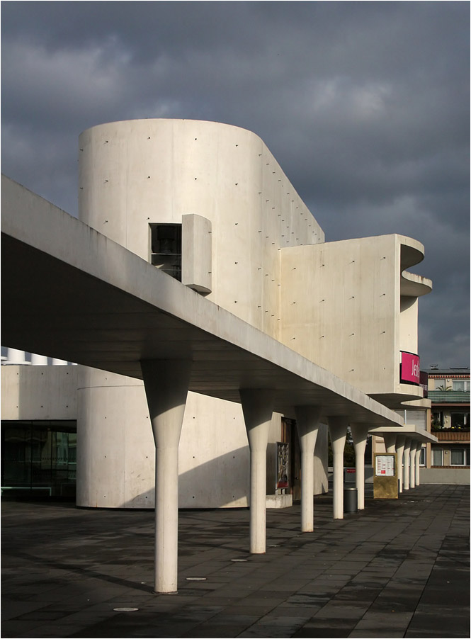 . Staatstheater Darmstadt, Sanierung und neues Eingangsgebäude -

Oktober 2013 (Matthias)