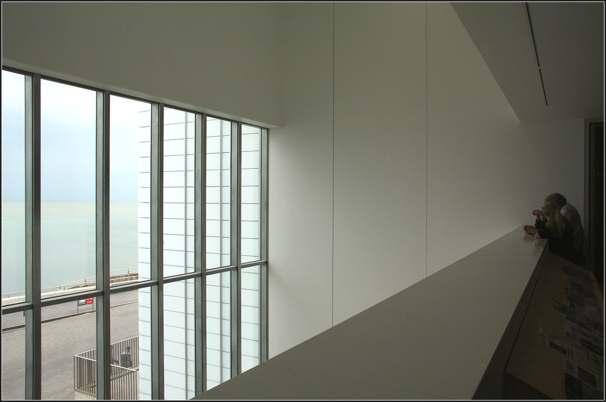 . Turner Contemporary in Margate von David Chipperfield -

Im ersten Obergeschoss. Dort befindet sich der Shop und die Ausstellungsräume.

Juni 2015 (Matthias)