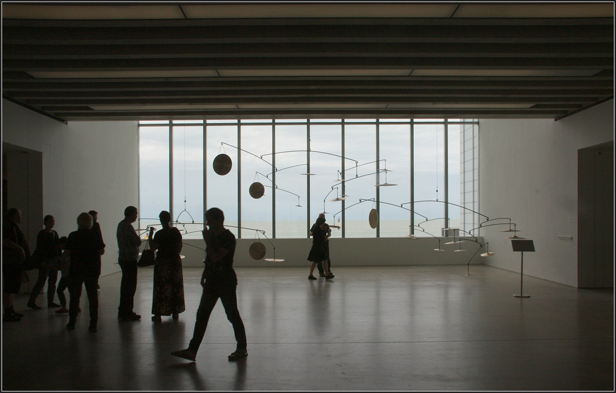 . Turner Contemporary in Margate von David Chipperfield -

Blick durch das Foyer hinaus zur Nordsee.

Juni 2015 (Matthias)