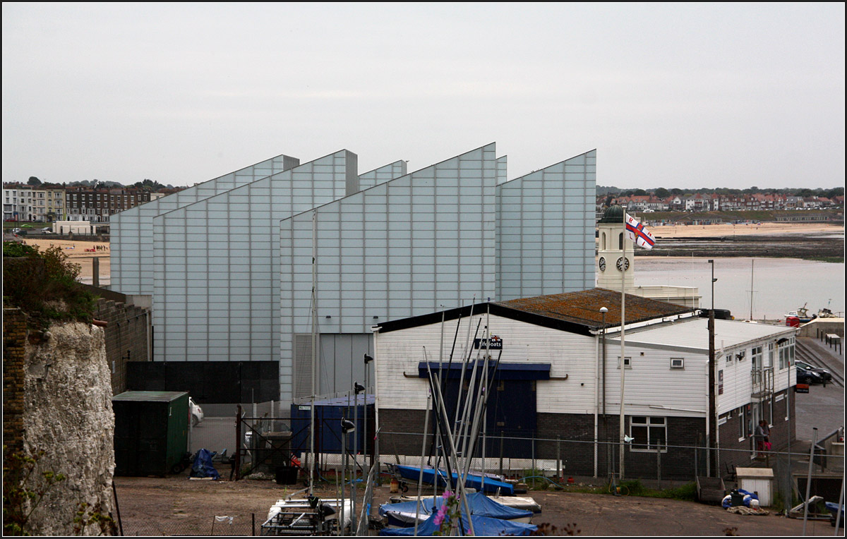 . Turner Contemporary in Margate von David Chipperfield -

Sechs Pultdächer.

Juni 2015 (Matthias)