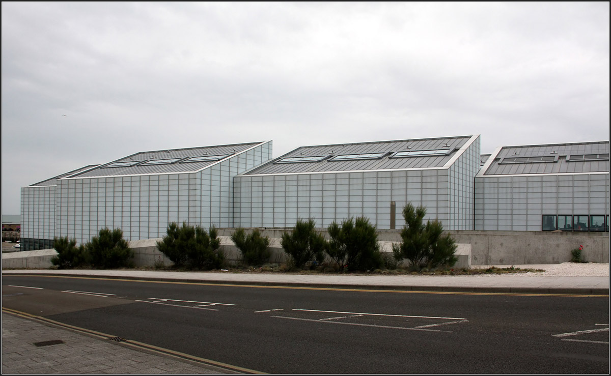 . Turner Contemporary in Margate von David Chipperfield -

Die Südfassade auf der Straßenseite.

Juni 2015 (Matthias)