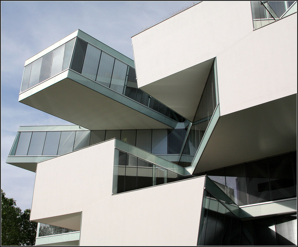 . Verwaltungsgebäude in Allschwil bei Basel -

Juni 2013 (Matthias)