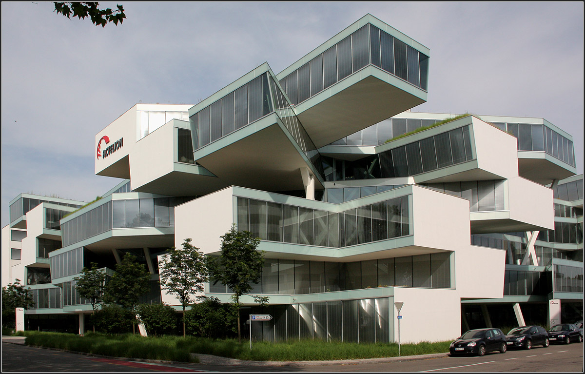 . Verwaltungsgebäude in Allschwil bei Basel -

Die Nordost-Ecke des Stapels.

Juni 2013 (Matthias)