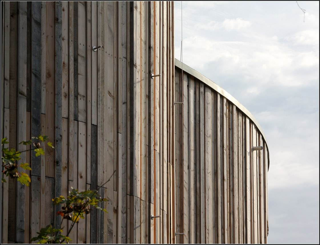 . Waldorfkindergarten in Esslingen am Neckar -

Für die Fassade wurde Recycling-Holz verwendet.

Oktober 2013 (Matthias)