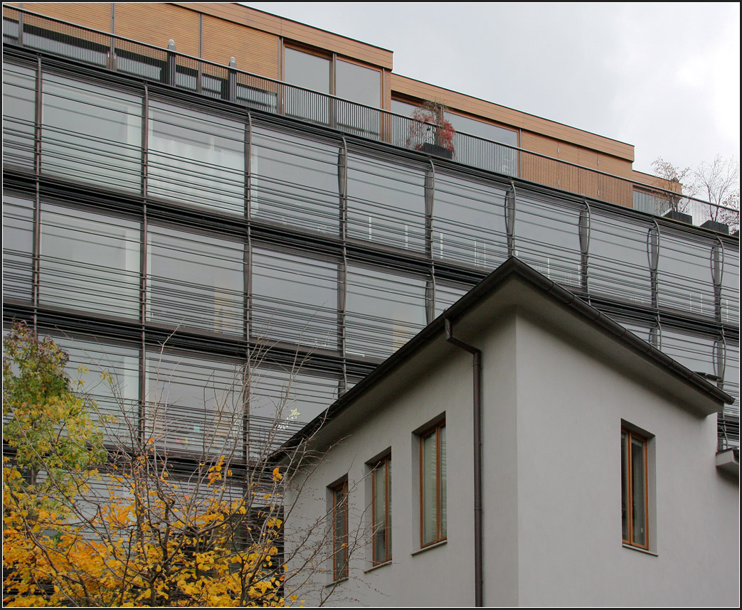 . Wohn- und Geschäftshaus Herrenstraße in München -

Das kleine alte Haus im Vordergrund wurde beim Bau des Wohn- und Geschäftshauses dahinter ebenfalls hergerichtet.

November 2010 (Matthias)