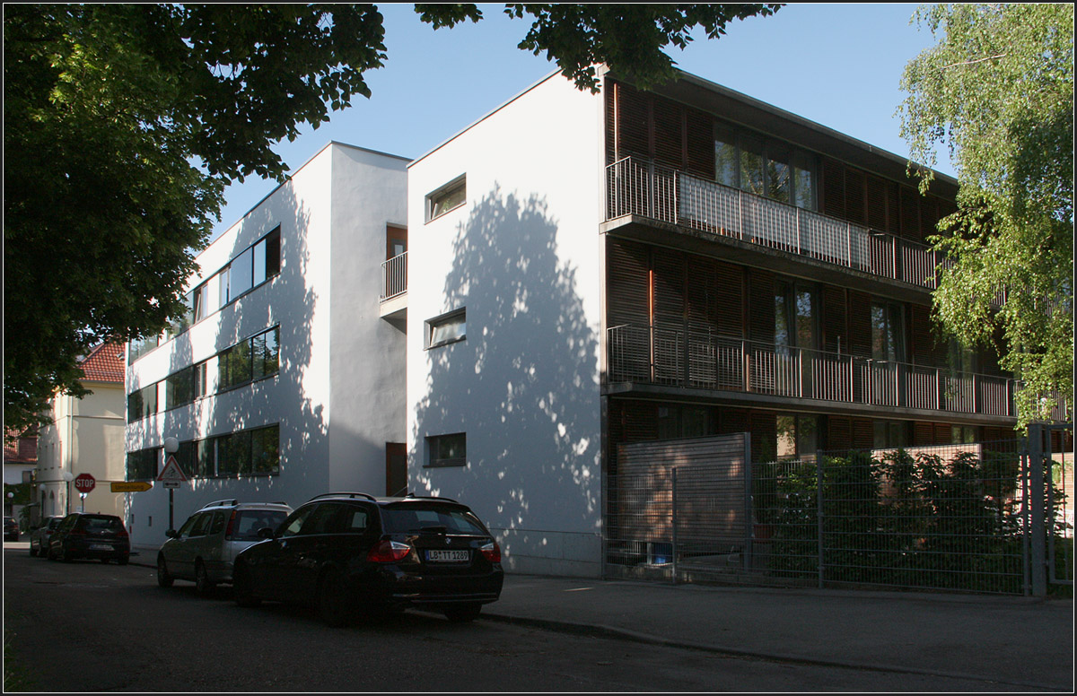 
. Wohnanlage r+u shop in Ludwigsburg -

Ansicht von Südwesten entlang der Jägerhofallee.

Mai 2015 (Matthias)