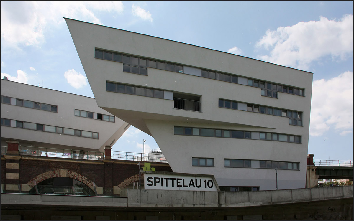 . Wohnbau Spittelau in Wien von Zaha Hadid -

Juni 2015 (Matthias)
