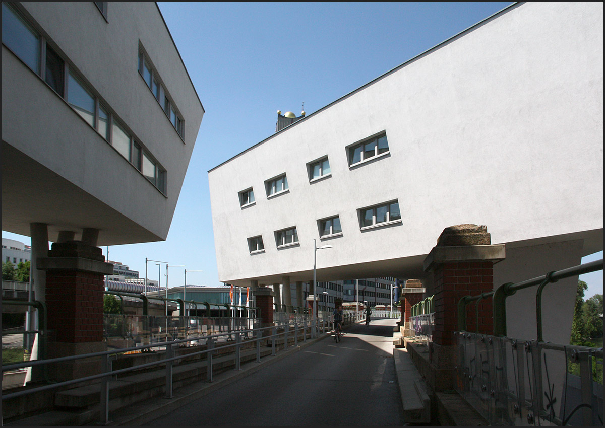 . Wohnbau Spittelau in Wien von Zaha Hadid -

Juni 2015 (Matthias)