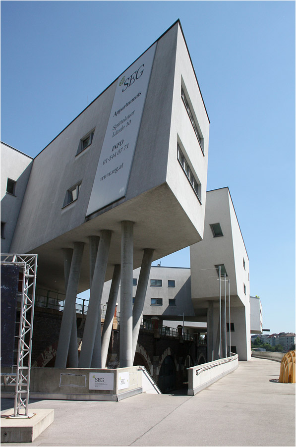 . Wohnbau Spittelau in Wien von Zaha Hadid -

Juni 2015 (Matthias)