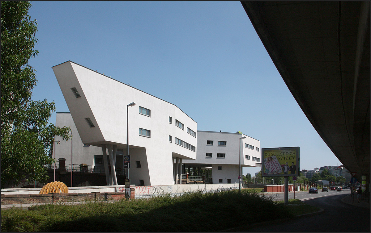 . Wohnbau Spittelau in Wien von Zaha Hadid -

Juni 2015 (Matthias)