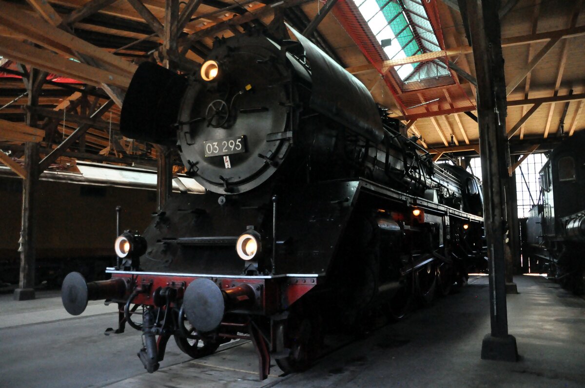 03 295 im Bahnpark ugsburg am 26.06.2022.