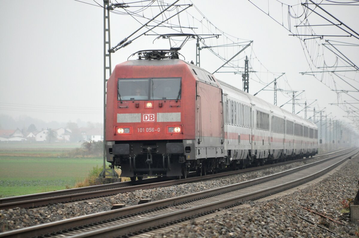 101 056-0 mit IC bei Neu-Ulm Pfuhl am 04.11.2011.