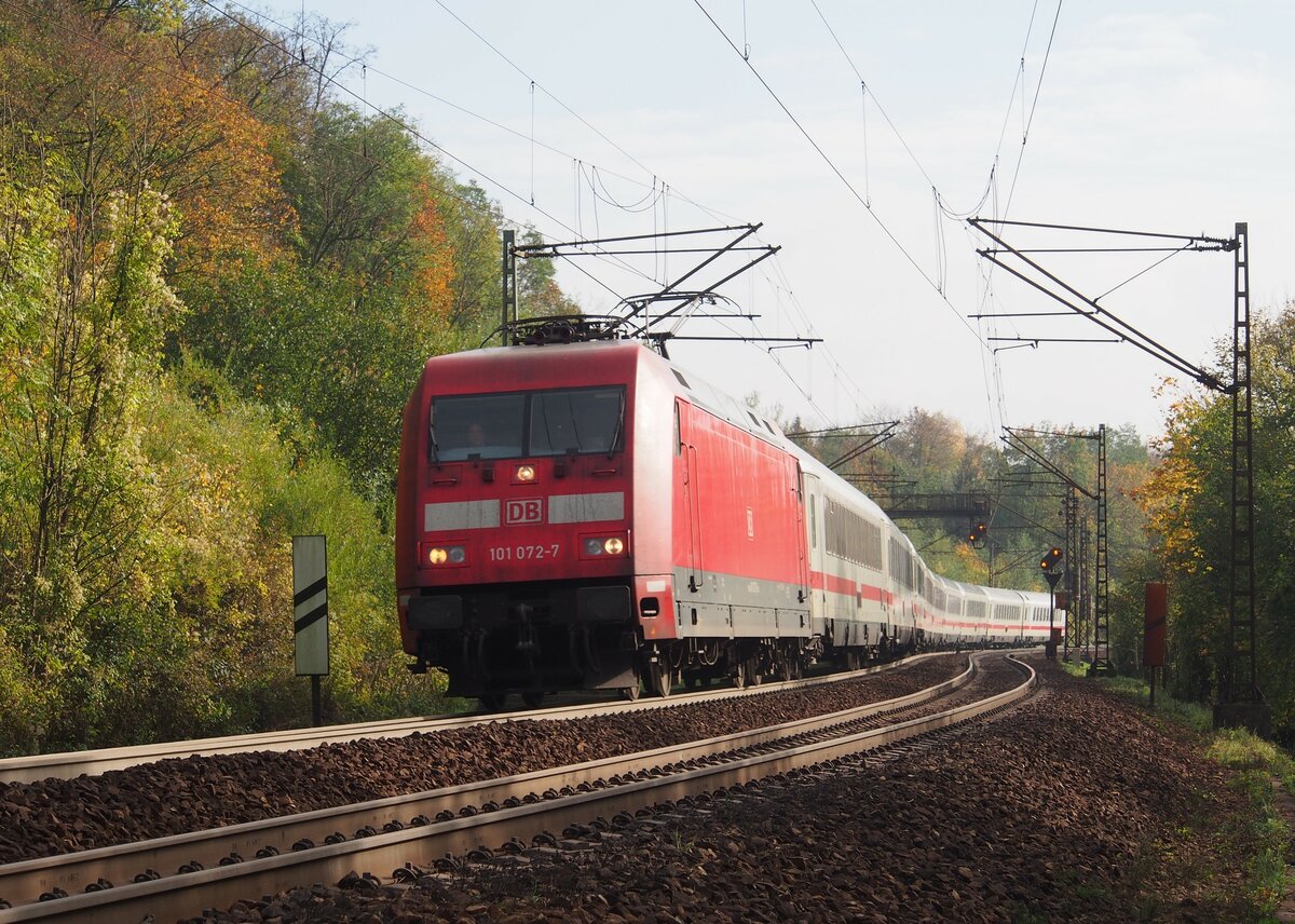 101 072-7 mit IC in Ulm auf Höhe der Bundesfestung am 26.10.2014.