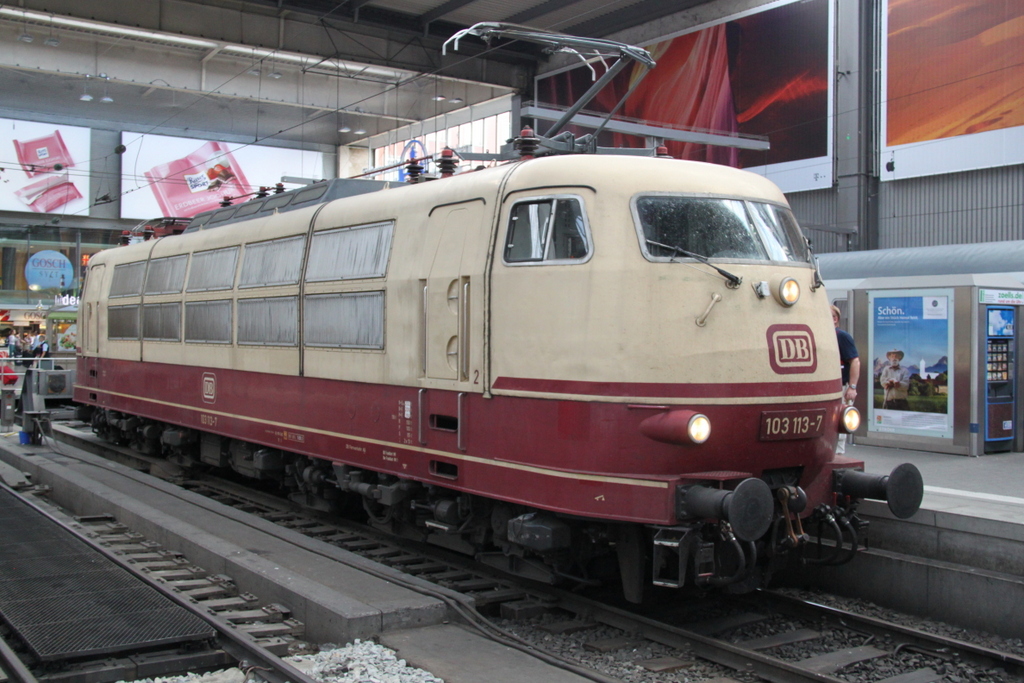 103 113-7 stand am 24.07.2016 in M�nchen Hbf.