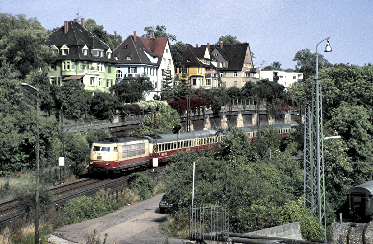 103 152-5 mit IC in Ulm am 22.09.1985.