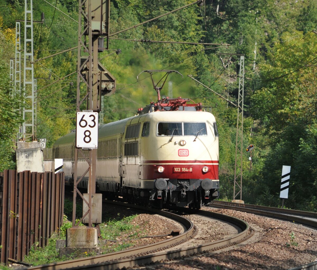 103 184-8 mit TEE Rheingold auf der Geislinger Steige am 12.09.2010.