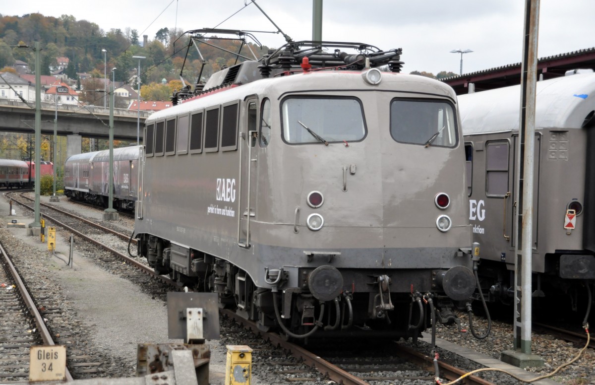 110 457-9 mit dem AEG Präsentationszug in Ulm am 15.10.2010.