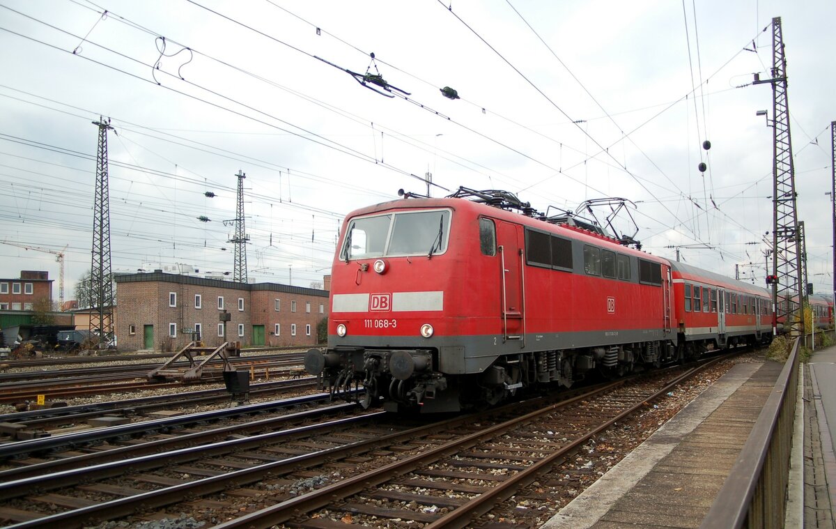 111 068-3 in Ulm am 14.11.2008.