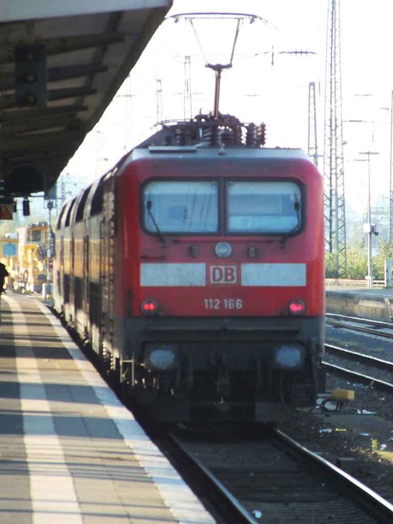 112 166 steht am fr�hen Morgen des 2.10.13 in Hamm (Westfalen).
RE7 -> Krefeld HBF